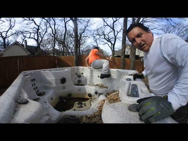 How to remove  a Hot tub in Grapevine Texas only $300 dfwjunkguys.com