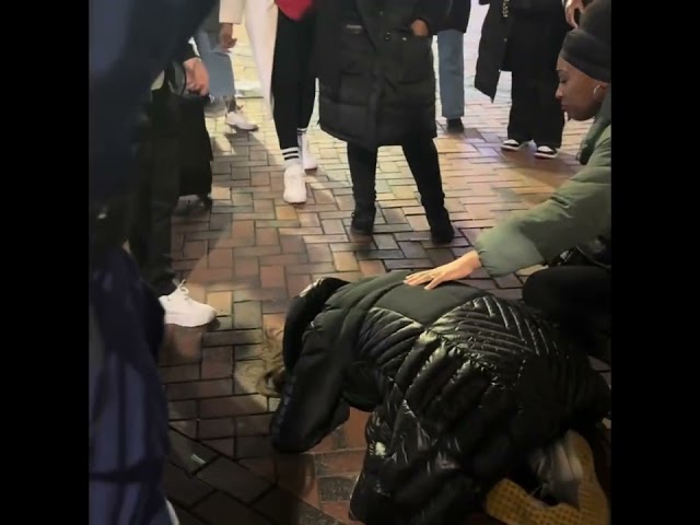 LADY KNEELS DOWN ON STREET CRYING WHEN SHE HEARS GOSPEL PREACH #jesus #fyp #prayer #worship #gospel