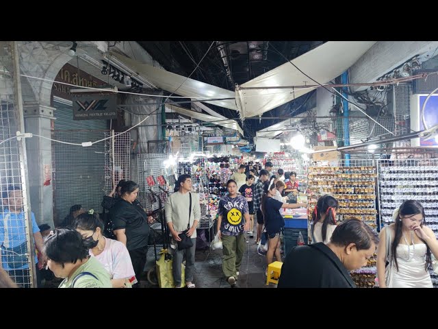 #YaowaratRoad Night VR360 Walking Tour in Chinatown Bangkok Street Food in Thailand