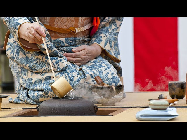 Japanese Tea Ceremony and Sweets Making in a Kimono