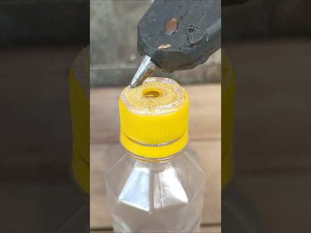 Smart hack and idea from a plastic bottle and sponge! #diy #lifehacks #ideas