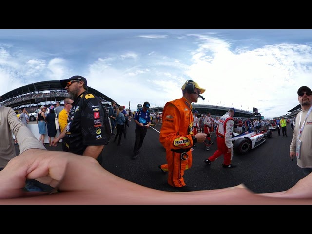 In the pit of the 2019 Indy 500 in VR