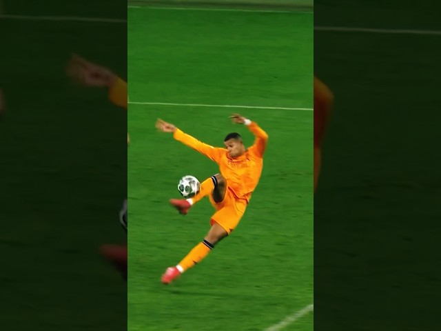 Mbappé’s STUNNING finish 🤪