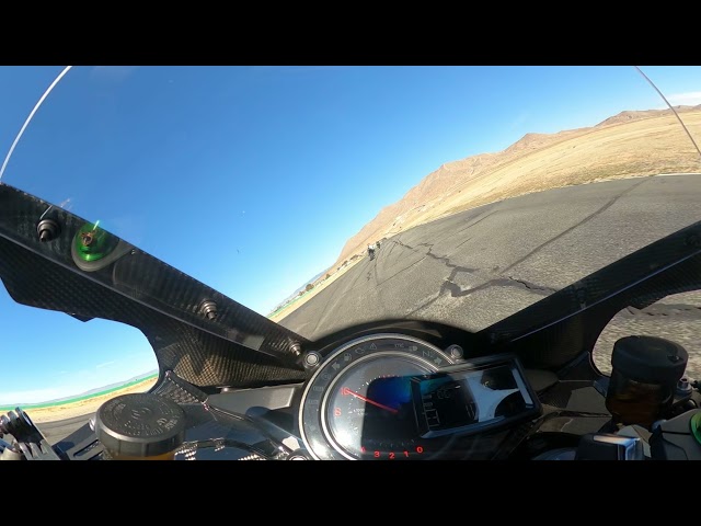 Kawasaki H2R - 190mph at Willow Springs Raceway