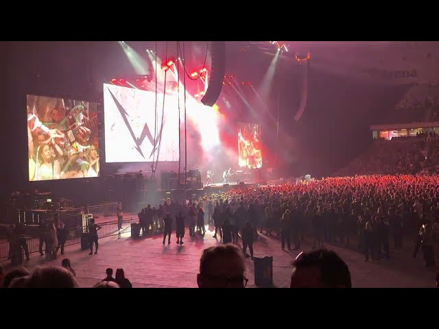 Weezer - Enter Sandman (Metallica cover) Live Stockholm Sweden 2022