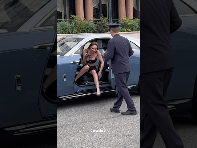 SEXY MODEL ARRIVING IN ROLLS ROYCE SPECTRE #monaco #supercars #shorts #viral #trending