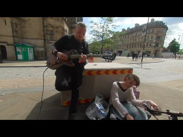 VR180° Guitar and finger drum buskers, Sheffield