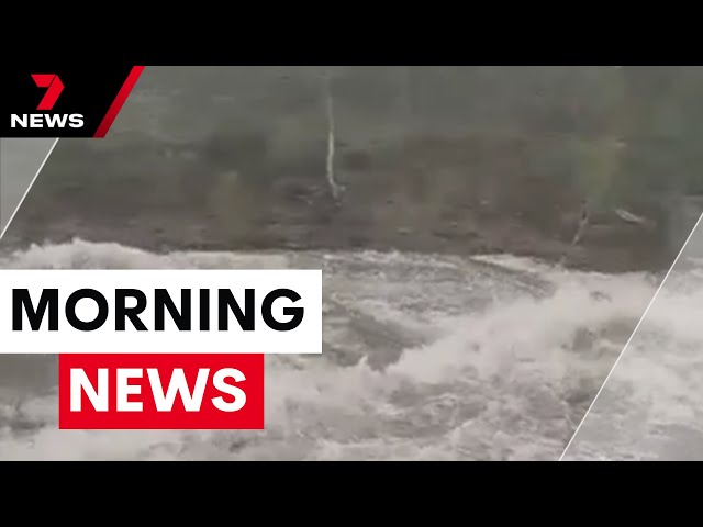 Townsville flood evacuation, Philadelphia medevac crash, Sydney police pursuit | 7NEWS