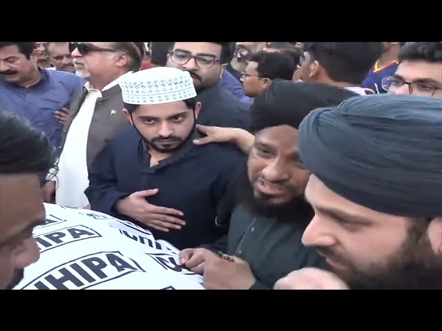 Dr Aamir Liaquat Hussain Funeral Prayer from Abdullah Shah Ghazi Mizar Karachi