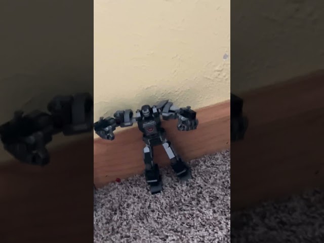 Lego war machine