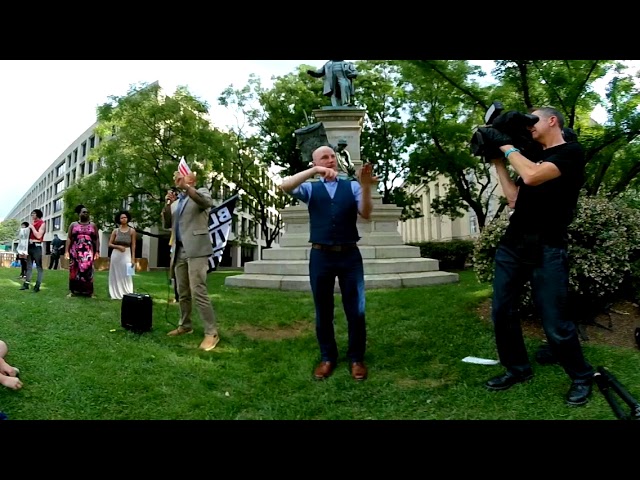 (360 Virtual Reality)Protesters want Confederate statue torn down in Washington, D.C.