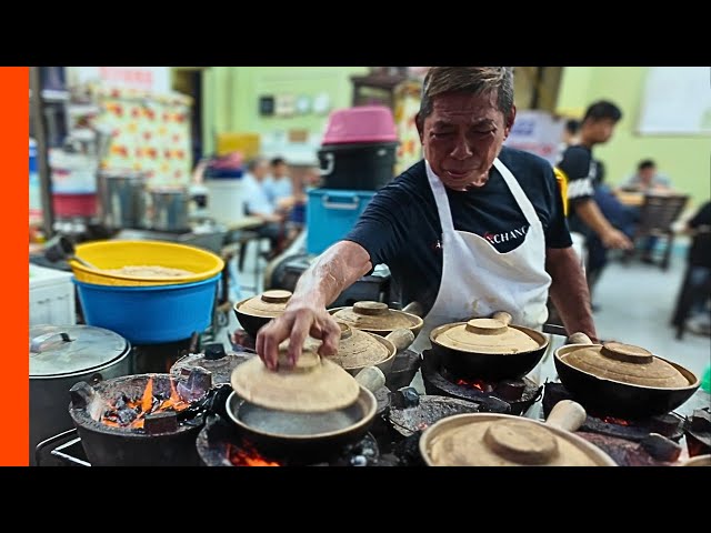 BURNT ARMS Chef Cooks 100s of Claypot Chicken Rice Daily! UNBELIEVABLE $2 Dish in Kuala Lumpur!