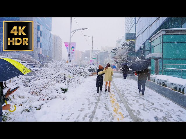 Seoul - Heavy Snowfall Walking, Dongdaemun to Myeongdong | Korea | 4K HDR