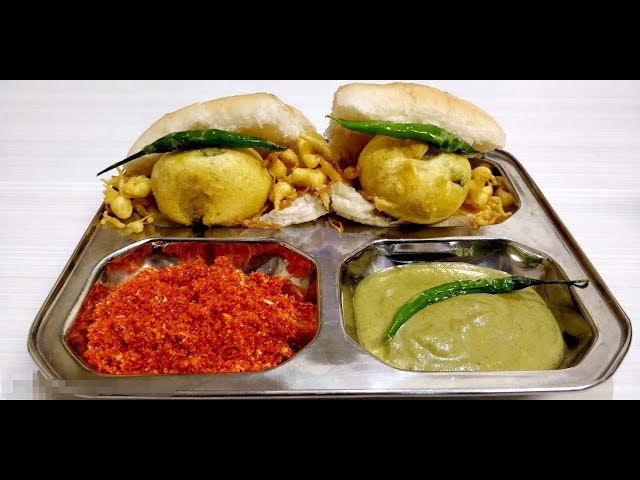 मुंबई के वड़ा पाव की सीक्रेट रेसिपी सुखी लाल चटनी aur teekhi हरि चटनी के साथ |Mumbai Street Vada Pav