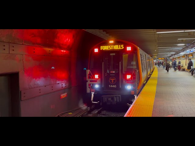 Orange Line 1446 Arrives at State Street