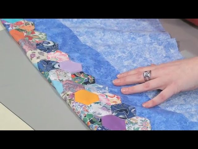 How to finish a Hexagon Quilt by Nancy Adamek (Taster Video)