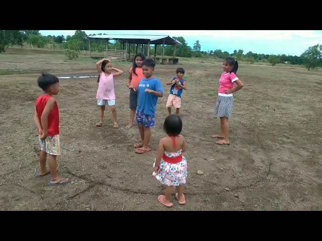 "Guess The Color" Larong Pinoy | Filipino Game in my Village 🥰