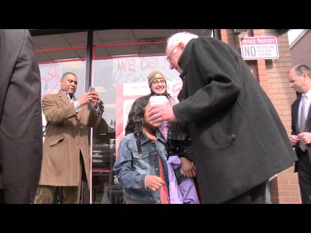 Bernie Greets Supporters in Chicago