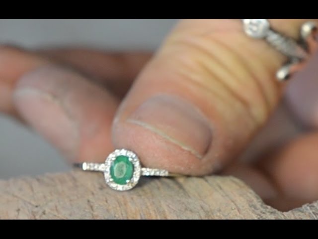 How renew gold ring with emerald and diamond of the client.