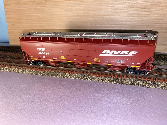 Scale Trains HO Scale Rivet Counter Gunderson 5188 Covered Hopper BNSF 485114 Review