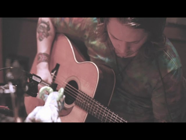 "Guitar Peace" - Billy Strings