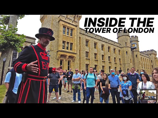 A guided tour with the Tower of London's Yeoman Warder also known as "Beefeater" 🏰🇬🇧