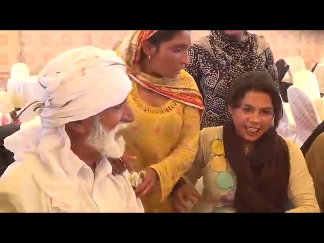 Tharki Baba k Kamaal Daikhain ♡ Full Desi Mahol at Punjabi Wedding ♡Private Mujra Dance ☆ Saraiki