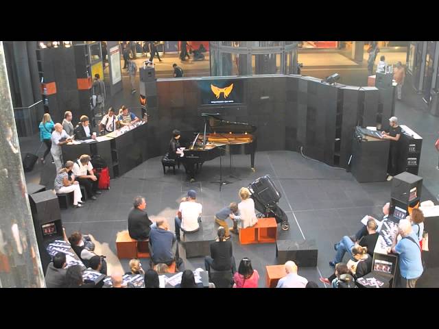 Berlin Hbf - Festival "Ankunft: Neue Musik" 2013 - Strukturen und Turbulenzen - Piano Solo