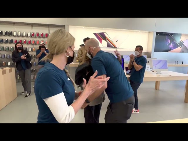 Apple Chestnut Street Clap Out