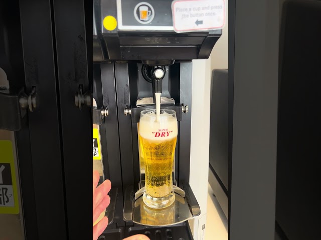 Perfect Beer Machine Pour in Tokyo #automation #takemymoney  #tokyo #coolgadgets