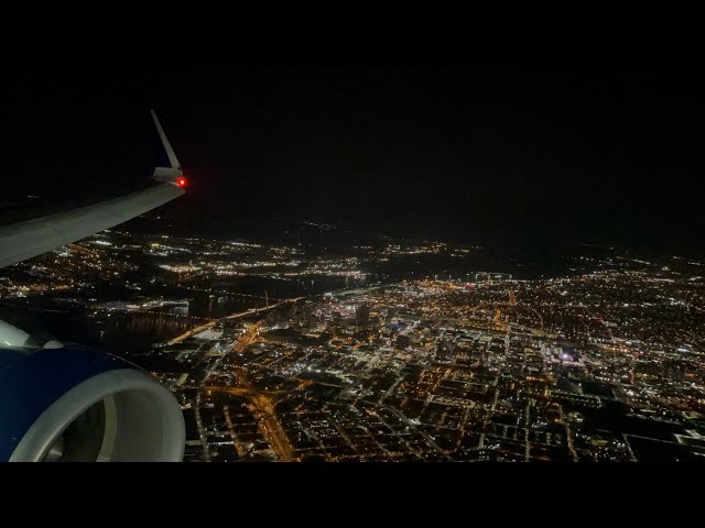 *Gateway Arch* scenic night arrival Delta Airbus A321 at Saint Louis (STL)