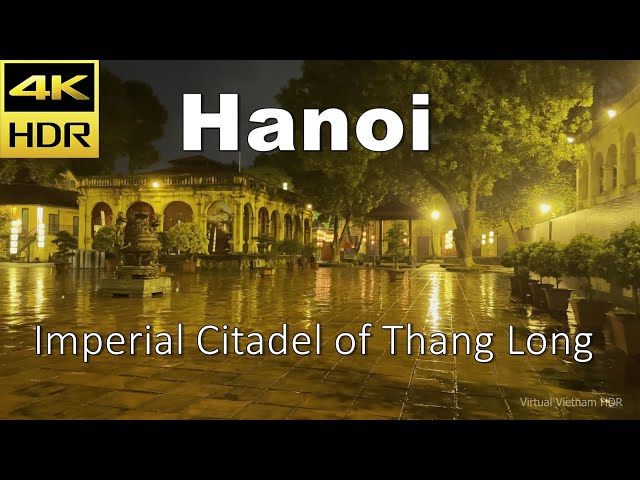 Di dalam Benteng Kekaisaran Thang Long, Jalan Malam Hujan di Hanoi Vietnam 4K HDR | Tur Jalan Kaki