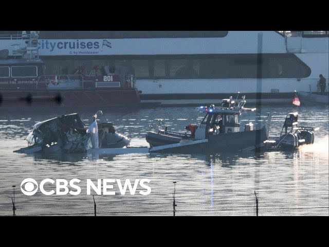 Crews to remove American Airlines plane from Potomac River soon