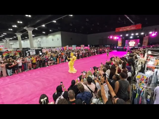 RuPaul's DragCon LA 2024 (360): Friday Queen's Walk on the Pink Carpet