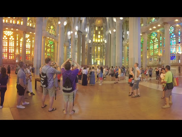 360 VR Visitors architecture sagrada familia barcelona