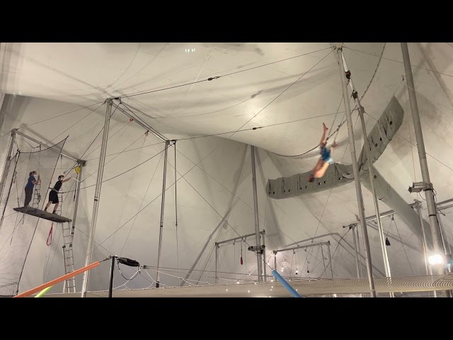 Trapeze Half Turn