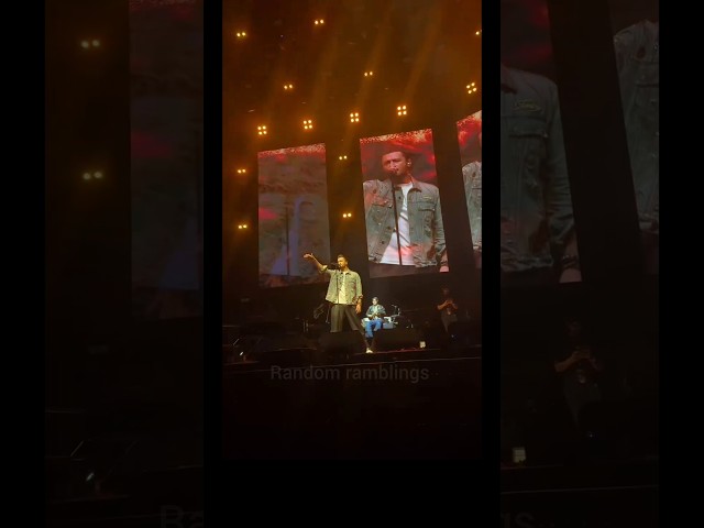 Dilse re song by atif Aslam at concert #atifaslam #pakistan #concert #dilsere #shahrukhkhan #love