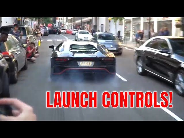 Lamborghini LAUNCH CONTROLS in central London - Supercars leaving Car Meet (SV, Performante,...)