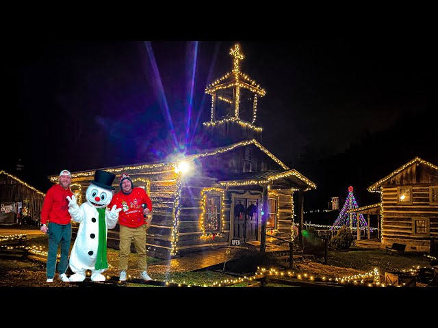 We Went To A Christmas Village! *Heritage Farms* 🎄🎄