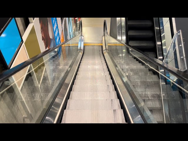 Manchester, England. 1x Escalator ride in Primark store. Side set and walk to main set (Part 3/3)