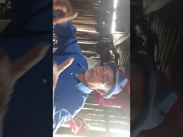 Don blas y su novia en la Casa desde Tocoa Colon Honduras