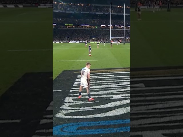 Fin Smith nails it from halfway 🎯