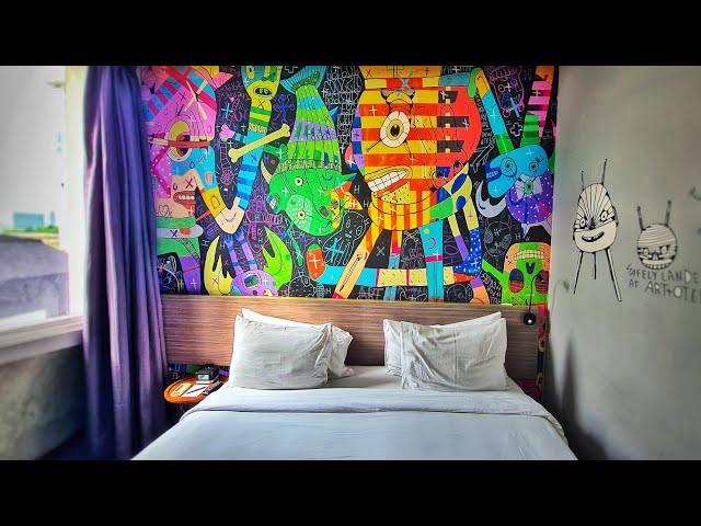 1 Night for $35 🇮🇩 Smart Budget Hotel and Room Tour Jakarta (360 VR)