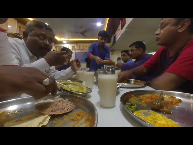 Dinner at Maganlal Bhakhri Shak ..3D Video .