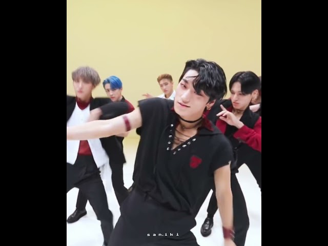 ATEEZ San dancing 'Gashina'