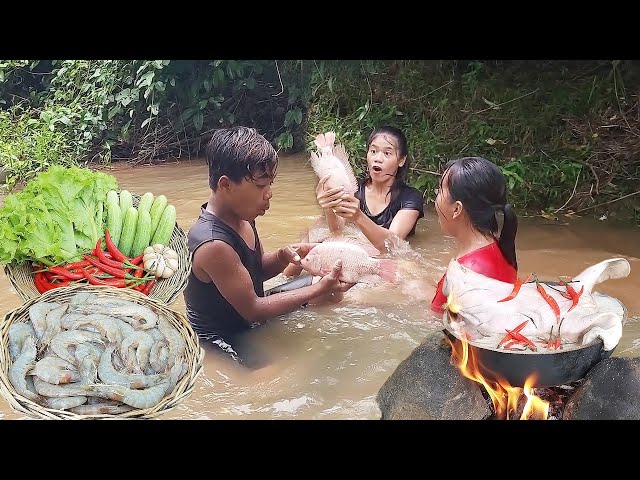 Amazing! Catch red fish in the river, Cooking red fish fir dinner, Spicy pork head grilled for food