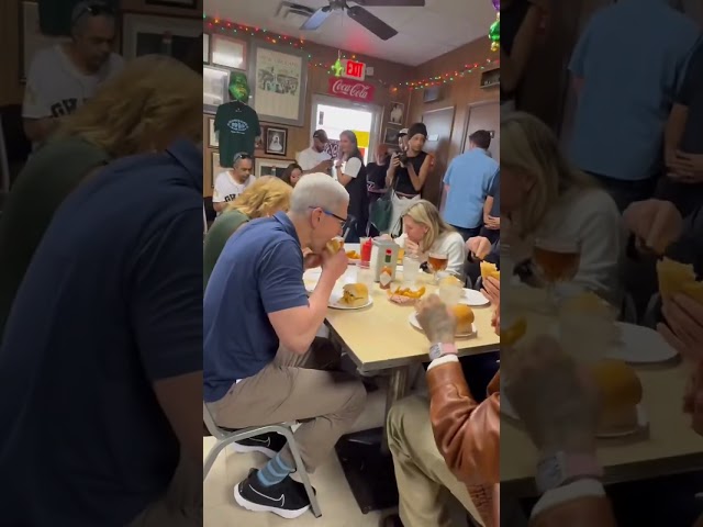 Apple CEO Tim Cook & Odell Beckham eating Po’boys in New Orleans during Super Bowl 🔥