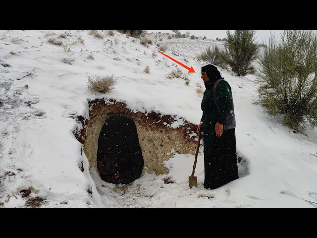 Grandmother's magical cave, the angel of rescue of orphaned sisters in winter blizzards