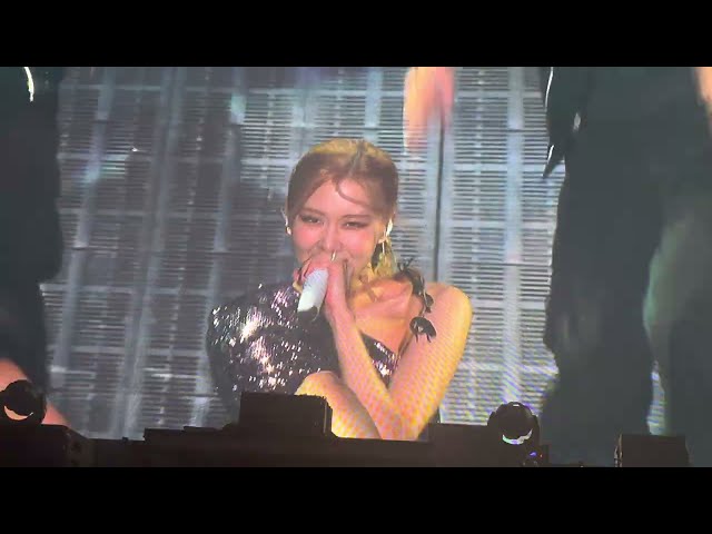 @BLACKPINK  ROSÉ SOLO "Hard to Love / On the Ground" BORN PINK WORLD TOUR KUALA LUMPUR 04/03/23