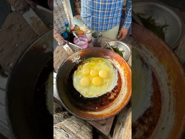 Village style में egg fry || Indian street food || 😋#streetfood #viralvideo #ytshorts #trending